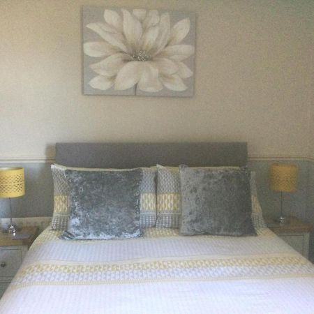 פארנבורו Netley Guest House מראה חיצוני תמונה