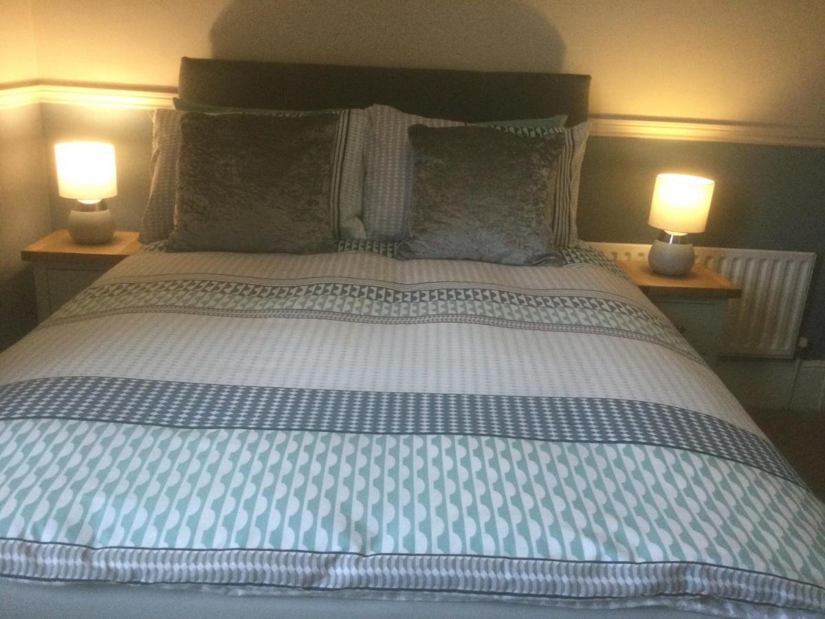 פארנבורו Netley Guest House מראה חיצוני תמונה