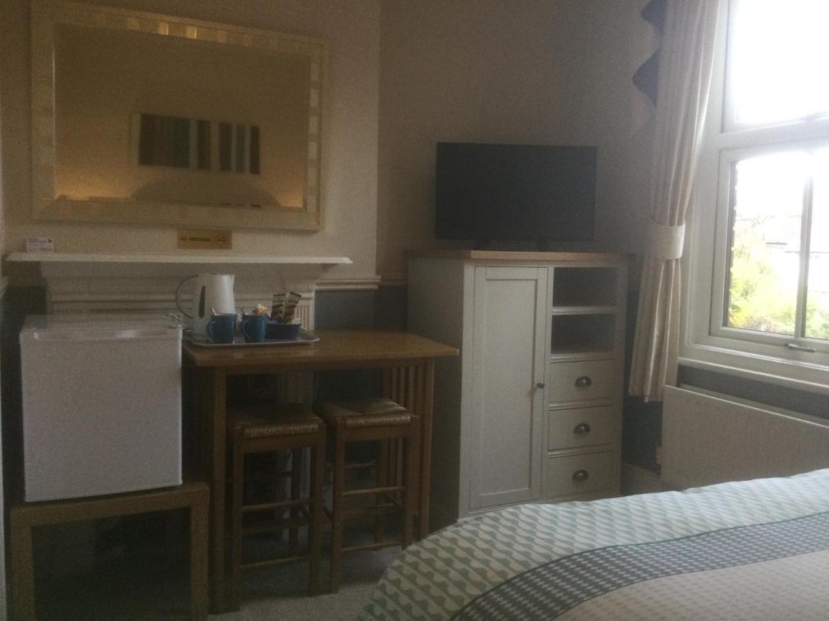 פארנבורו Netley Guest House מראה חיצוני תמונה