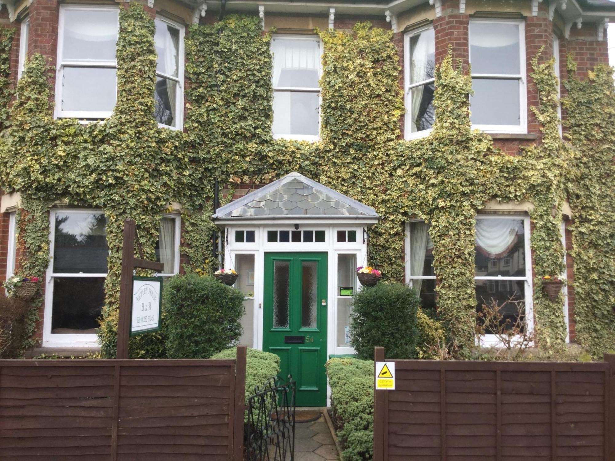 פארנבורו Netley Guest House מראה חיצוני תמונה