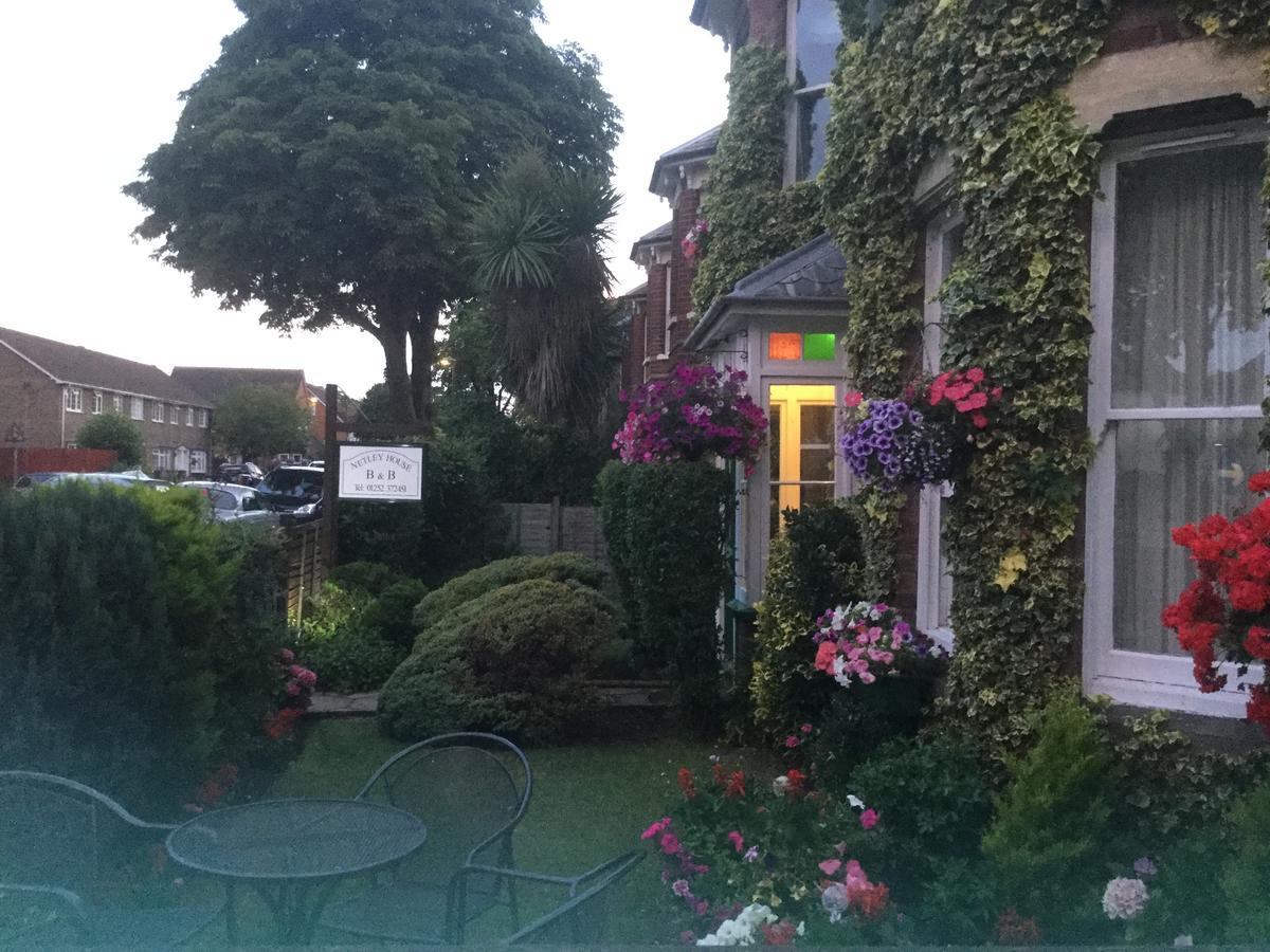 פארנבורו Netley Guest House מראה חיצוני תמונה