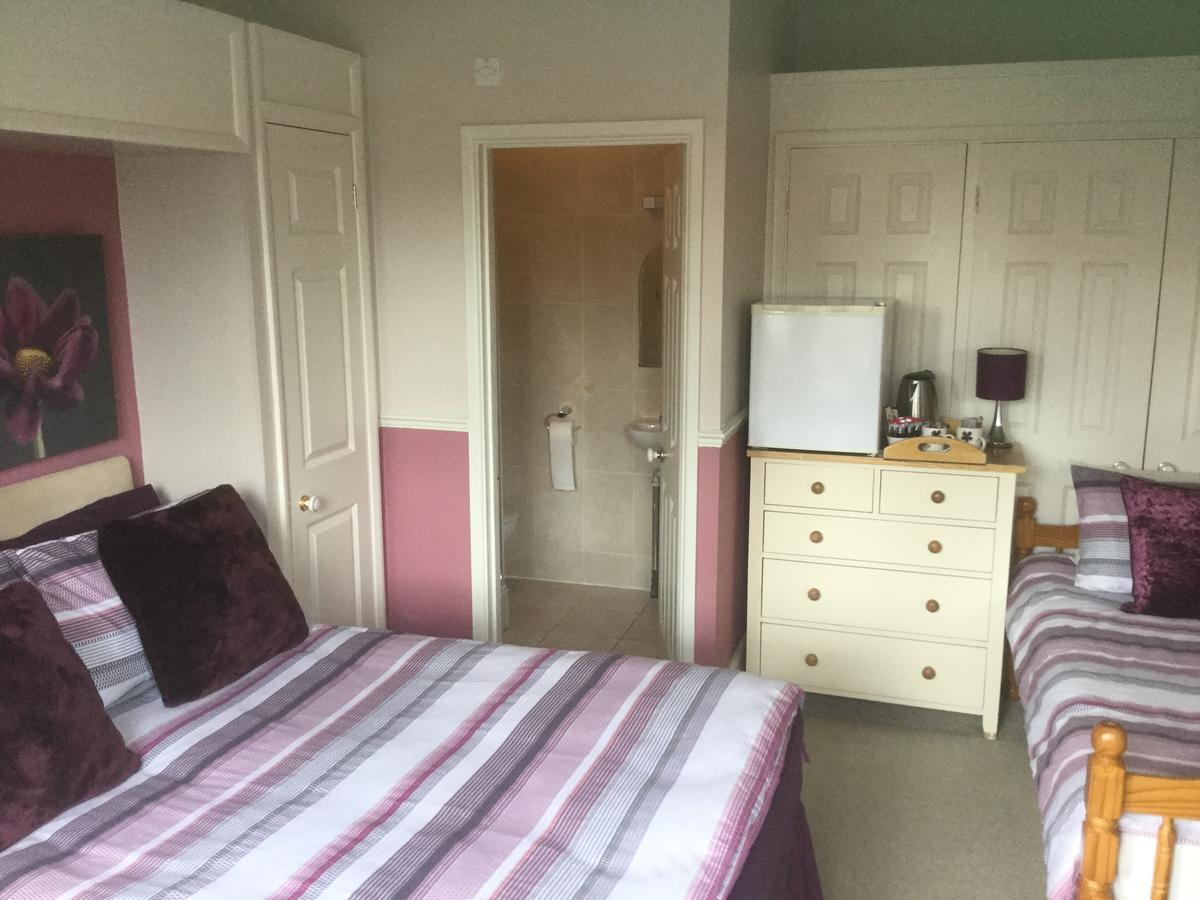 פארנבורו Netley Guest House מראה חיצוני תמונה