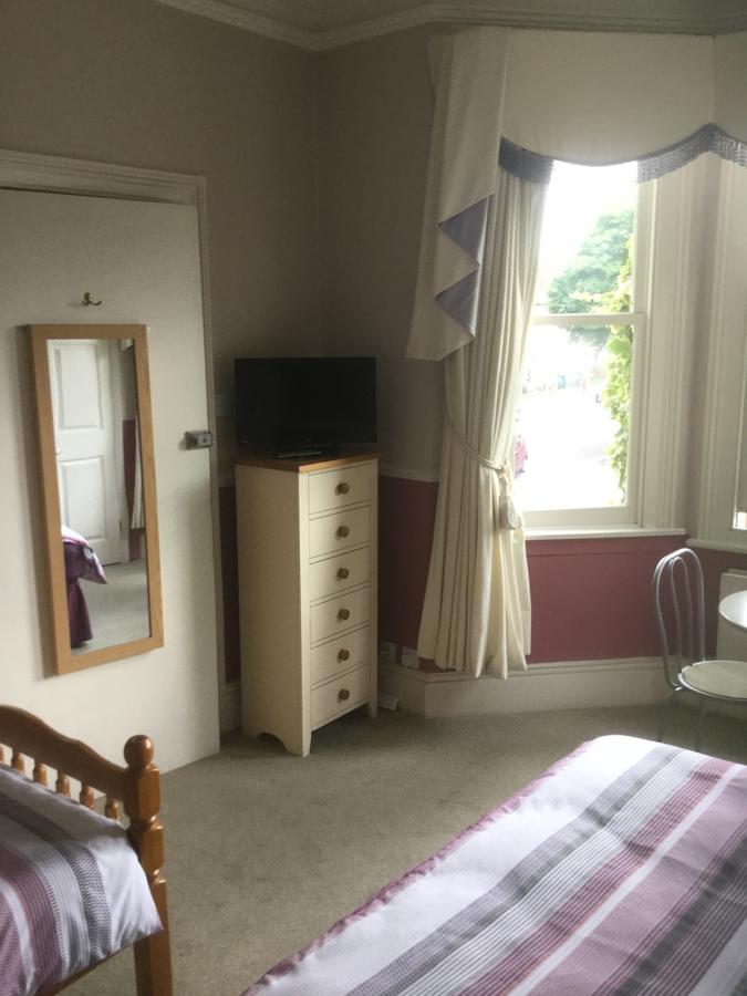 פארנבורו Netley Guest House מראה חיצוני תמונה