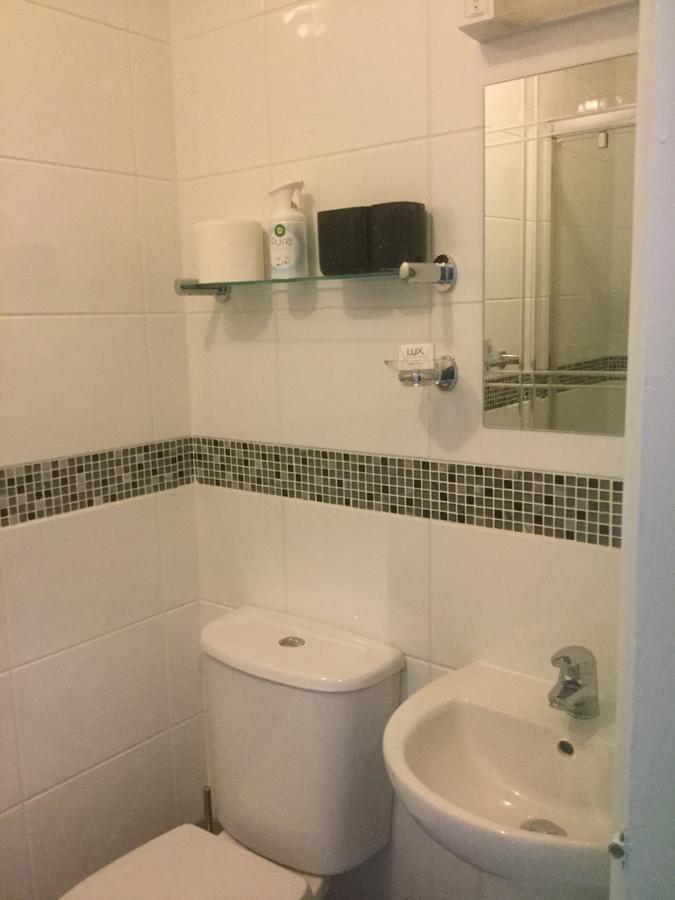 פארנבורו Netley Guest House מראה חיצוני תמונה