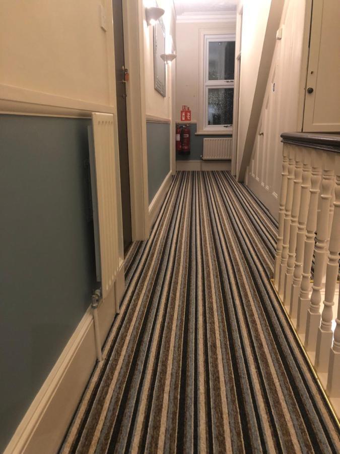 פארנבורו Netley Guest House מראה חיצוני תמונה