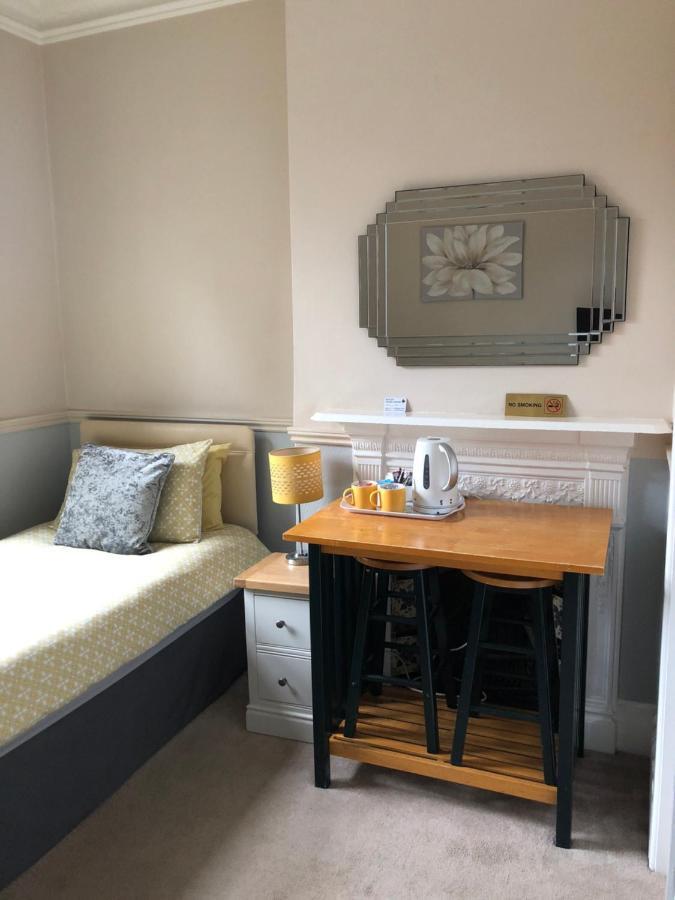 פארנבורו Netley Guest House מראה חיצוני תמונה