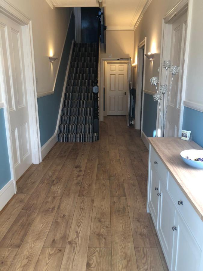 פארנבורו Netley Guest House מראה חיצוני תמונה