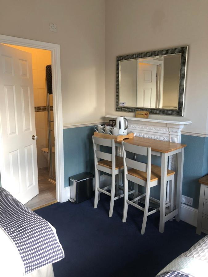 פארנבורו Netley Guest House מראה חיצוני תמונה