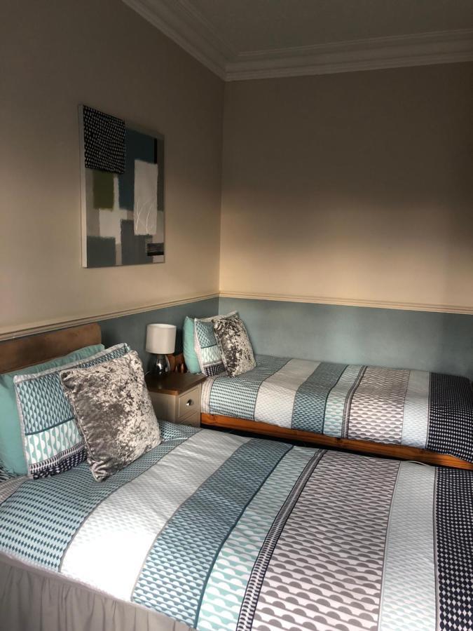 פארנבורו Netley Guest House מראה חיצוני תמונה